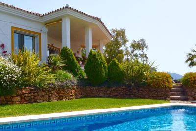 Villa with pool and garden